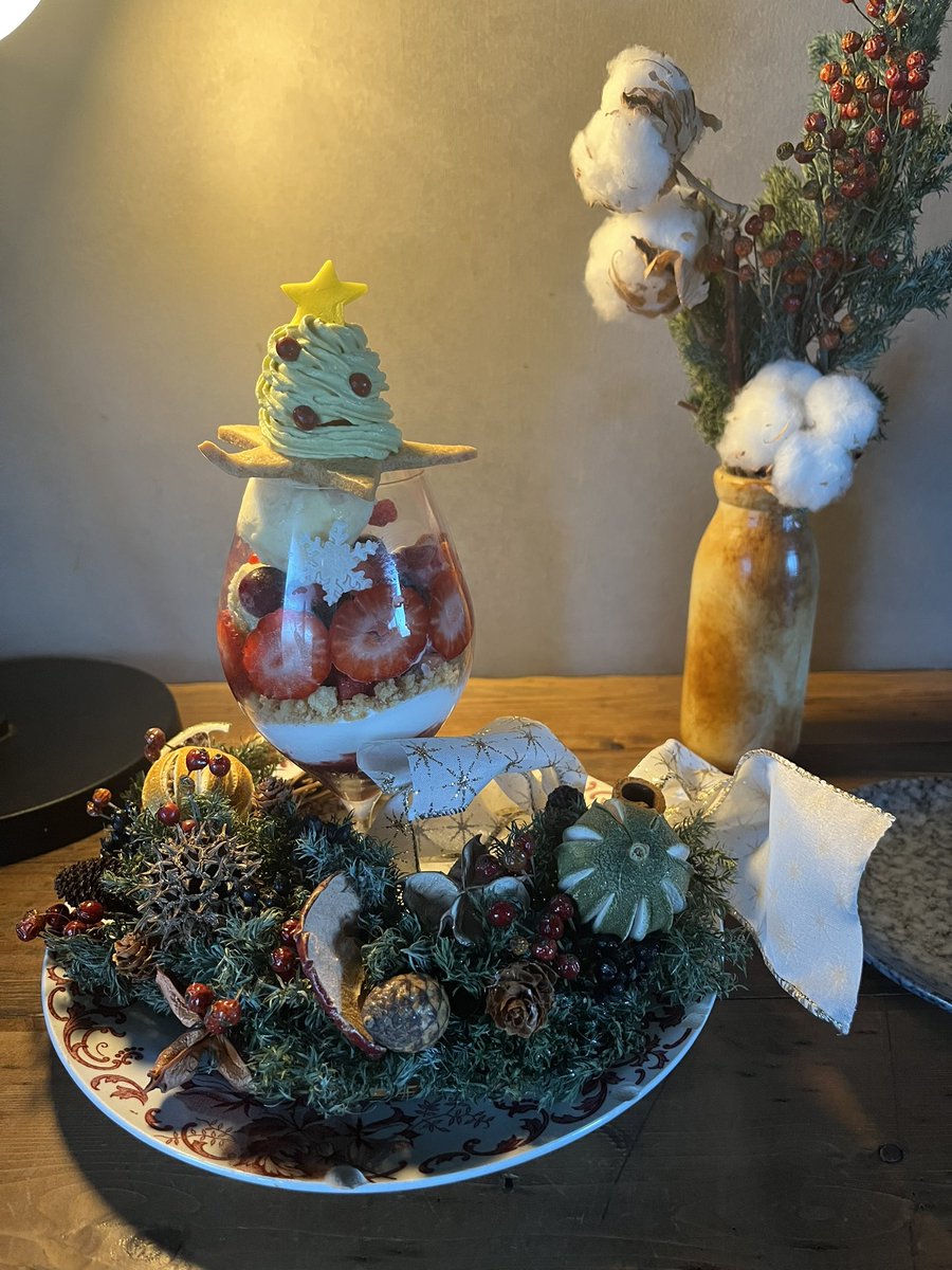 金曜日 ドライフラワーに囲まれた素敵なカフェ Lecoin 季節のパフェを