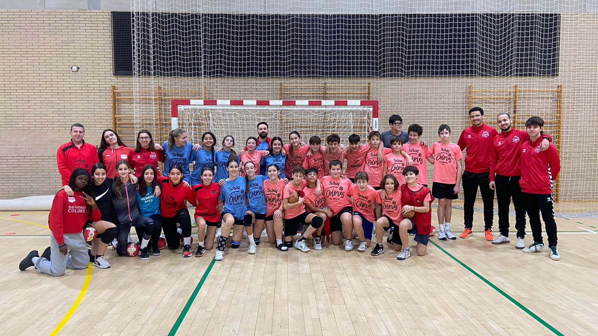 cbmcolores's tweet image. Ayer llevamos a cabo nuestra segunda jornada de formación de entrenadores de la temporada. Participaron los técnicos de categorías infantil, cadete y juvenil y los equipos implicados fueron infantil femenino A y B más infantil masculino