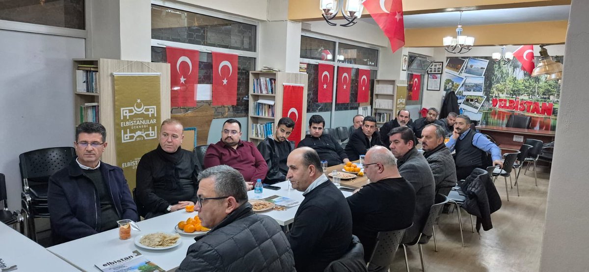 Türk tarihçiliğinin müstesna isimlerinden aile büyüğümüz Ord. Prof. Mükrimin Halil Yinanç Hocamızı vefatının 64. yılında saygı, rahmet ve minnetle andık.

Anma programımız, Kur’an-ı Kerim tilavetiyle başladı. Ardından araştırmacı yazar Ömer Hakan Özalp’in kıymetli anlatımıyla,