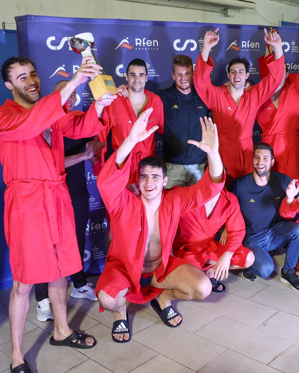 waterpolistacom's tweet image. Primer '𝐟𝐨𝐠𝐮𝐞𝐨' para los españoles 👋🏻🎯⁉️

En medio de la preparación para Europeo de Belgrado (se inicia el 10 de enero), España se llevó la Christmas Cup ante Estados Unidos 

1️⃣ partido | 16-9
2️⃣ partido | 18-14

👉🏻👉🏻👉🏻n9.cl/5uccf

#Internacional