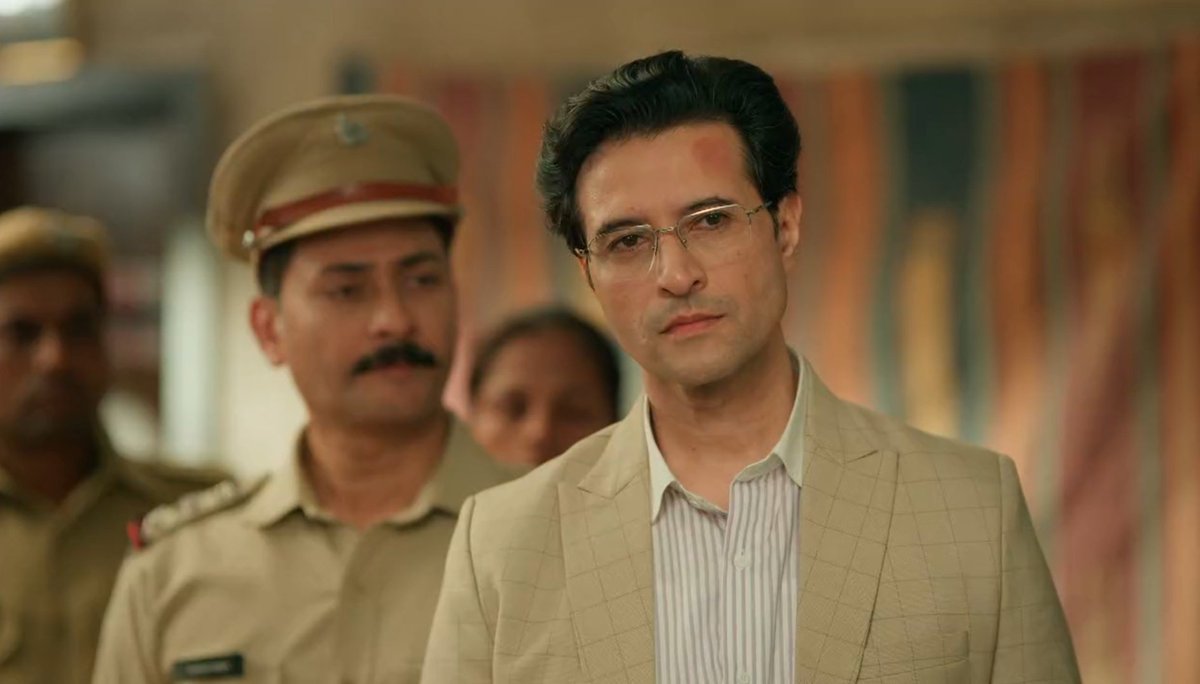 He was guilty for not being able to help her and she was guilty for misbehaving with him..💔
I so hope their story will begin without ema cuz they really have do much potentials. Second chance in love troupe of mother will be unique and appreciative ! 🤍

#SeherHoneKoHai