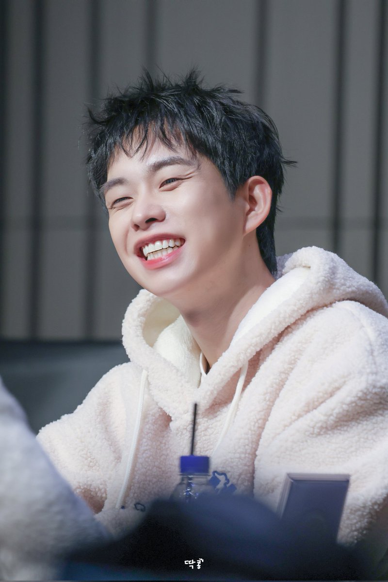 나는 상엽이 웃는게 너무너무 조와🫶
#최상엽