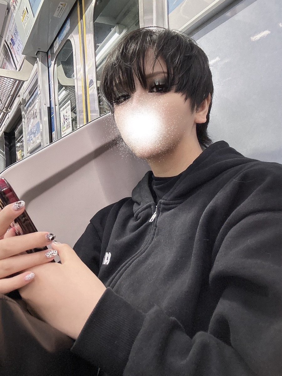 今日は早めに通勤中、
もう起きてる人おはよください、✌︎✌︎✌︎