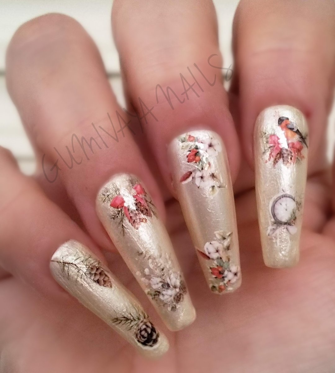 Felices Fiestas !
tinyurl.com/25xk6lxf