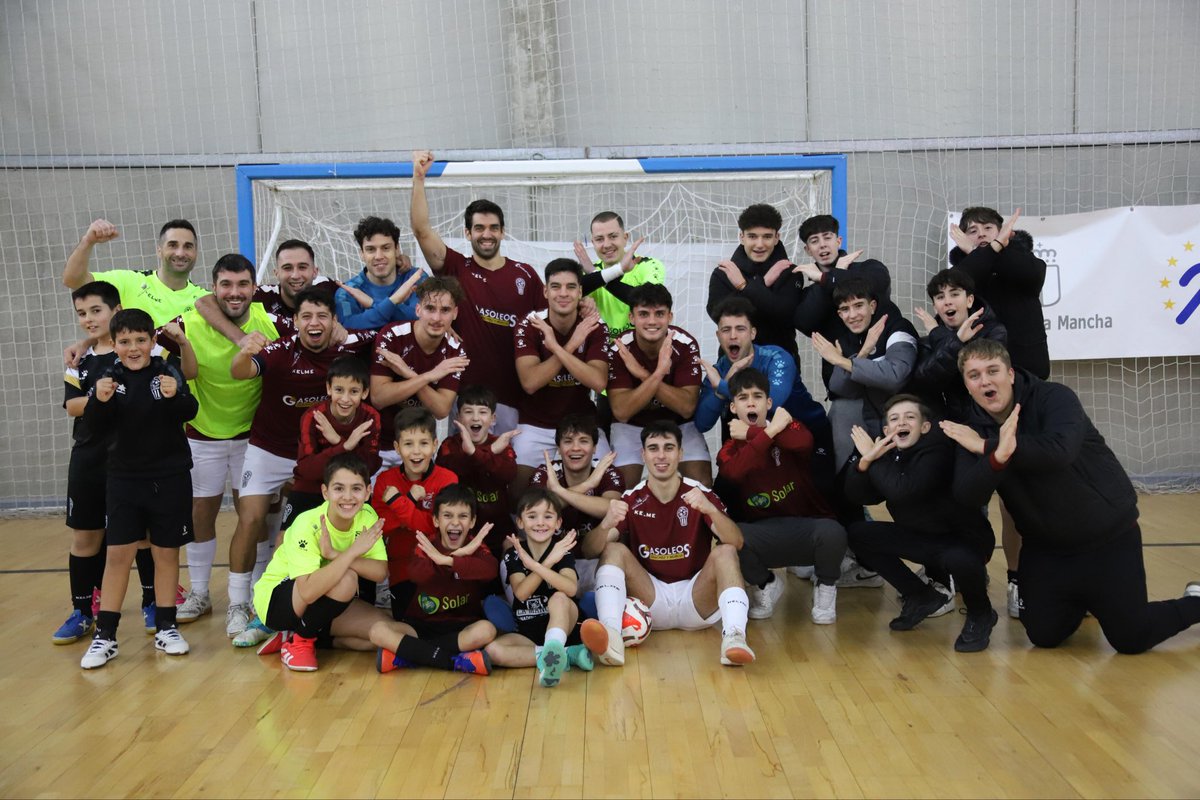 UDAFalbafutsal's tweet photo. 𝑳𝑨 𝑭𝑶𝑻𝑶 🤩

Nos marchamos al parón de Navidad con un importantísimo ➕3️⃣🫡 https://t.co/2W9RLWQuoK