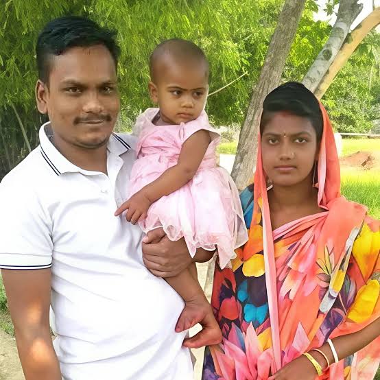 VarunKrRana's tweet image. An old photo of Dipu Chandra Das with his wife and daughter. For obvious reasons, this image would not find space in international media. They don’t want the world to know about him.