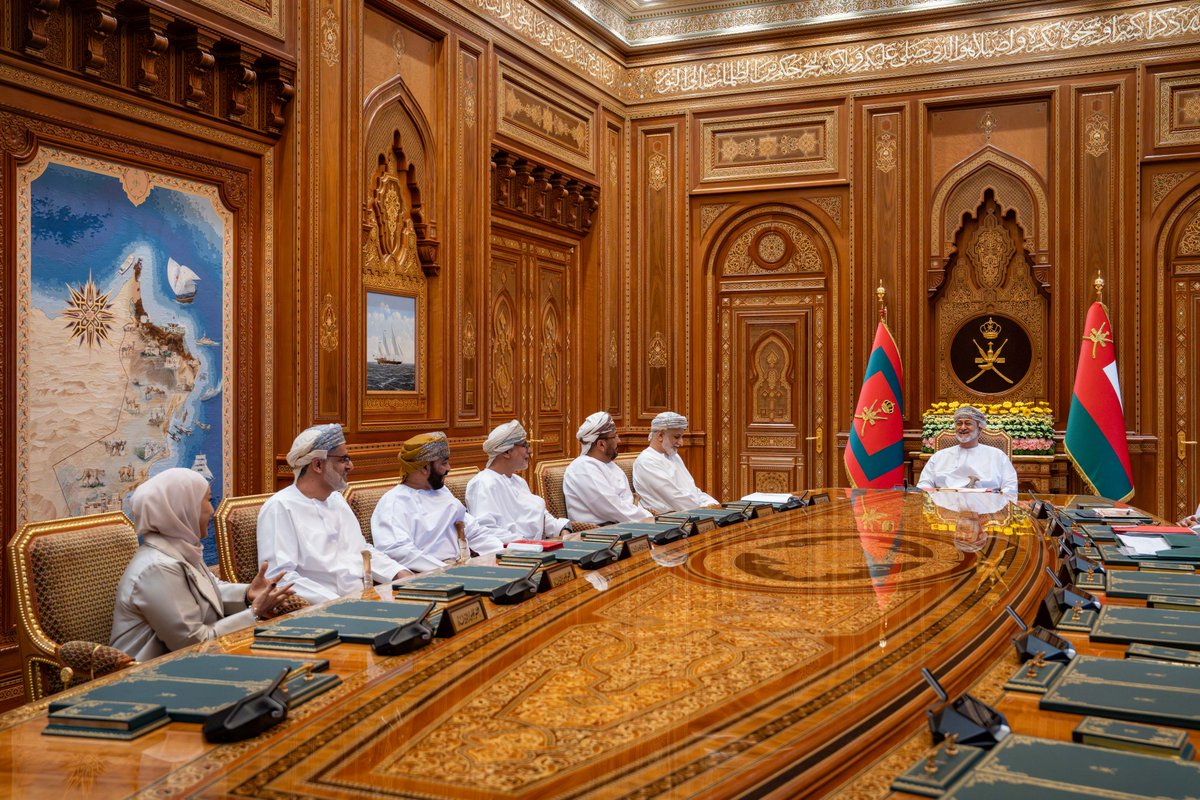 OmanNewsAgency's tweet photo. #عاجل /

جلالته /أيّده الله/ يوجّه بأهمية وضع آليات تنفيذية فعّالة تُتيح تحويل المقترحات إلى خطوات عملية تدعم حلحلة القضايا التي تهم المجتمع وترسخ تكامل جهود مؤسسات الدولة؛ لضمان استدامة التنمية والمحافظة على المكتسبات والإنجازات الوطنية وتعزيز ثقة المجتمع.

#العمانية https://t.co/mNfUdJ66LK