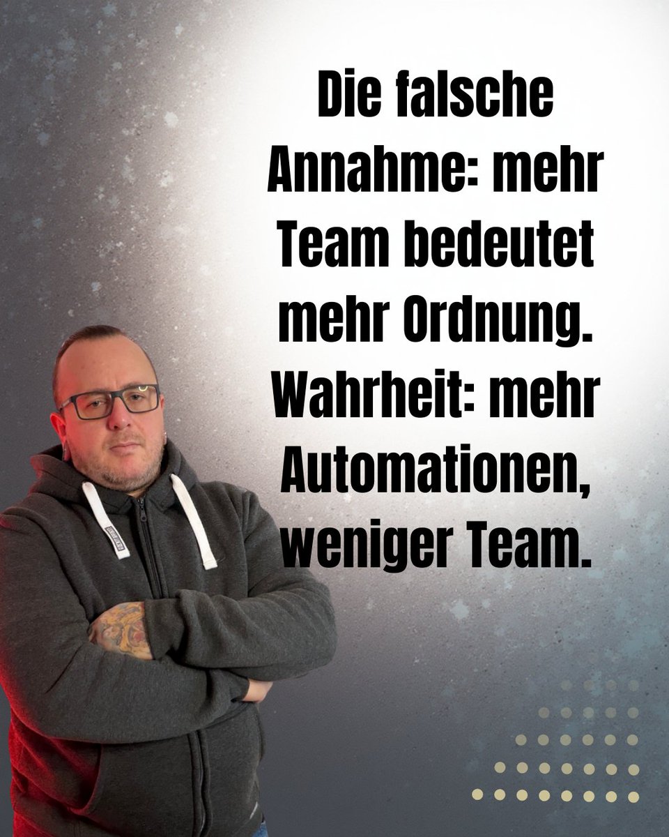 Mehr Team bedeutet mehr Koordination, nicht mehr Ordnung. Automationen ersetzen Assistenten, Kundenservice, Buchhalter. Coach mit 20 Kunden, automatisiert, 0 Mitarbeiter läuft reibungsloser als Coach mit manuell, 2 Mitarbeitern.