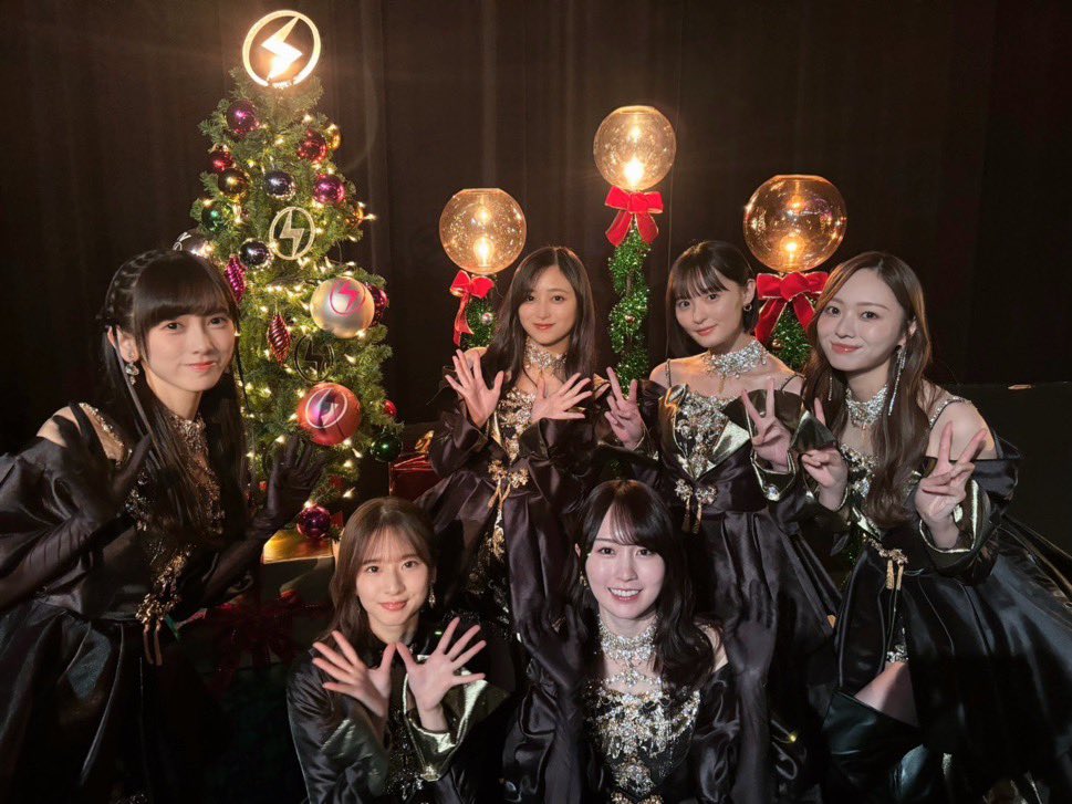 いきづらい部の同時クリスマスライブイラストがXで大反響、櫻坂46黒金