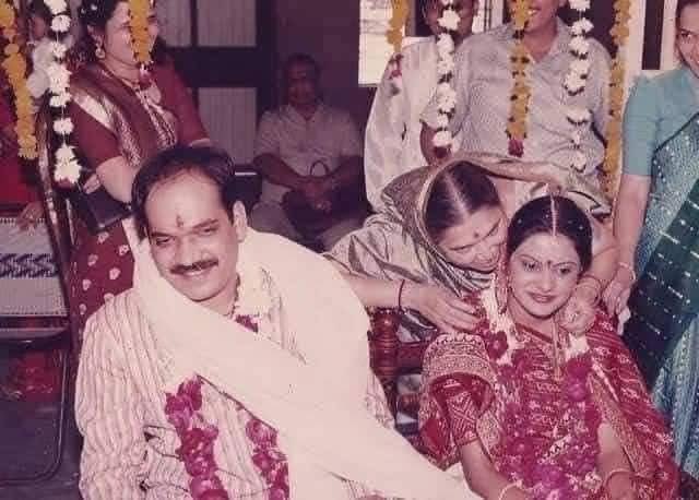 ।।धन्यो गृहस्थाश्रमः।।

ભારતીય રાજનીતિના ચાણક્ય, અસંખ્ય કાર્યકર્તાઓના પ્રેરણારૂપ, માનનીય ગૃહ અને સહકારિતા મંત્રી શ્રી <a href="/AmitShah/">Amit Shah</a> સાહેબ અને શ્રીમતી સોનલબેન શાહને લગ્ન વર્ષગાંઠની અનેકાનેક શુભકામનઓ.💐