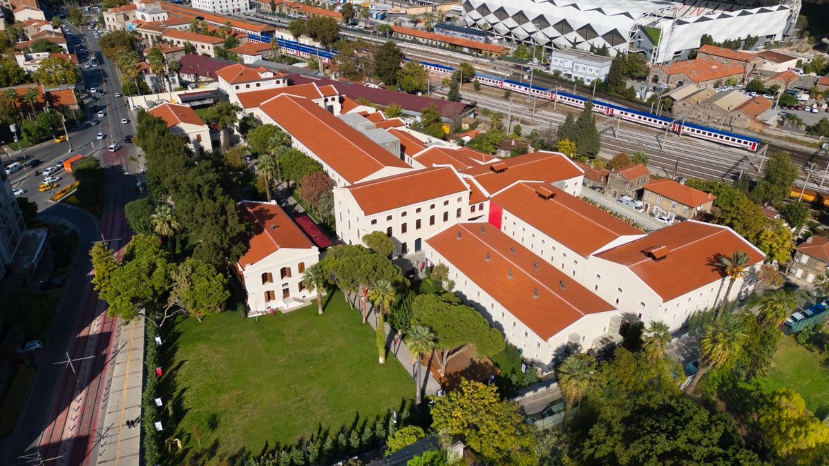 2025’te kültür, sanat ve turizm alanında sadece çalışmadık, iz bıraktık. 1 yıl böyle geçti…

📍 Atatürk Kültür Merkezi <a href="/AkmIstanbul/">Atatürk Kültür Merkezi</a>

2025’te AKM, sanatın kalbinin attığı adres olmaya devam etti.

✨ 2.276 etkinlik
👥 2 milyon 775 bin 622 ziyaretçi

Sahnesinden sergilerine,