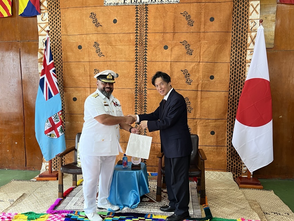 osamofa_japan's tweet image. On 20th Oct,  a #RHIB (Rigid-Hulled Inflatable Boat) was handovered to Republic of Fiji Military Forces Naval Division🛳️
It is manoeuvrable at both low and high speeds, and is ideal for patrol and rescue operations!
We keep #Fiji's beautiful ocean together🇯🇵🇫🇯 #OSA