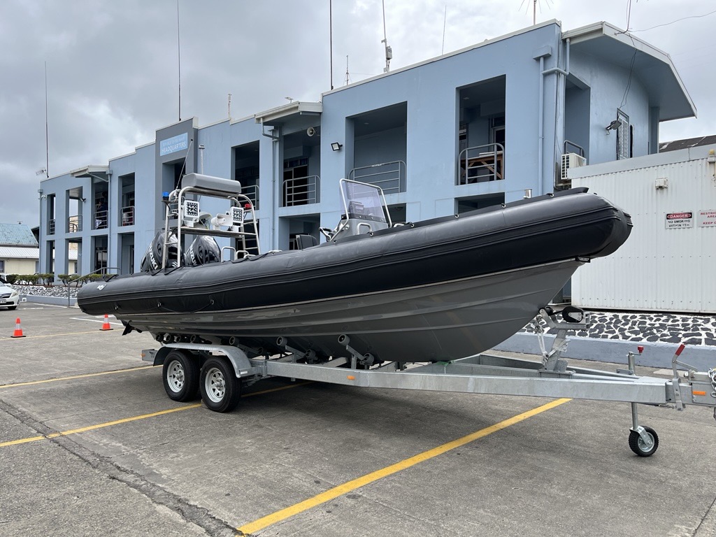 osamofa_japan's tweet image. On 20th Oct,  a #RHIB (Rigid-Hulled Inflatable Boat) was handovered to Republic of Fiji Military Forces Naval Division🛳️
It is manoeuvrable at both low and high speeds, and is ideal for patrol and rescue operations!
We keep #Fiji's beautiful ocean together🇯🇵🇫🇯 #OSA