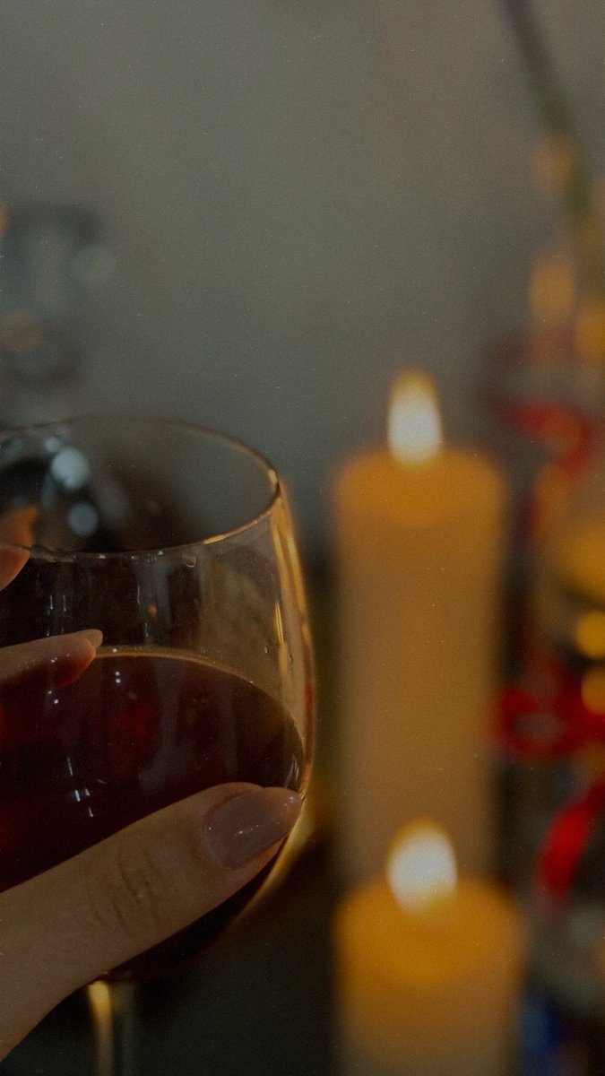 •به نظرم شراب ، یه وعدهٔ منطقی برای رسیدن به بهشته…