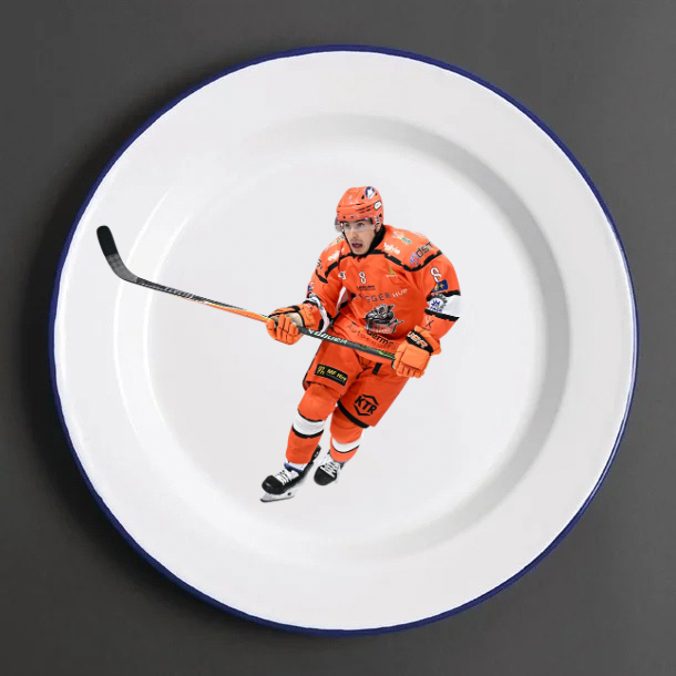You’ve heard of Elf On The Shelf. 

Now you’ve seen Tait on a plate 🧡🏒

#SteelersHockey