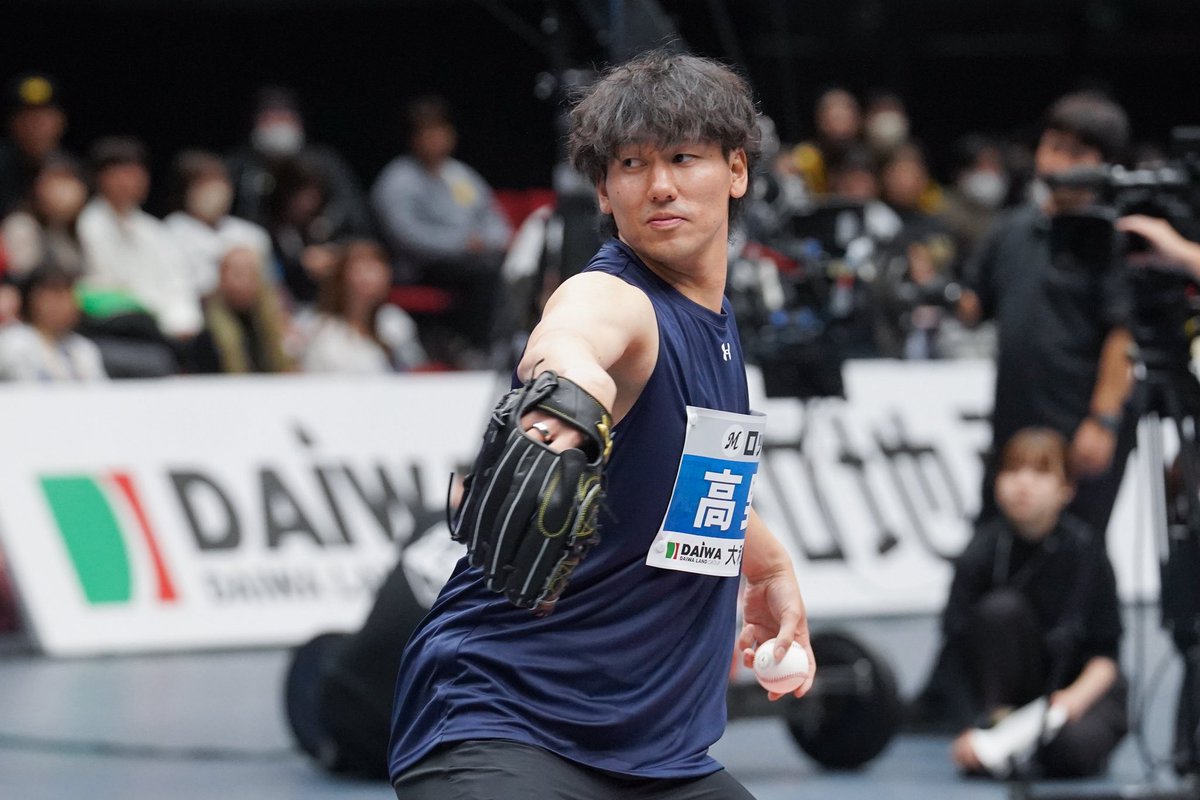 choproULTRA's tweet image. イベント中の選手たちを
写真でお届け📸

今回は、#千葉ロッテマリーンズ の
#高野脩汰 投手 ＆ #藤原恭大 選手！

お二人の活躍は、
🗓2026年1月11日(日)
🕑午後2時～
📺#読売テレビ ・日本テレビ系
全国ネットで放送！
⁡
#超プロ野球ULTRA