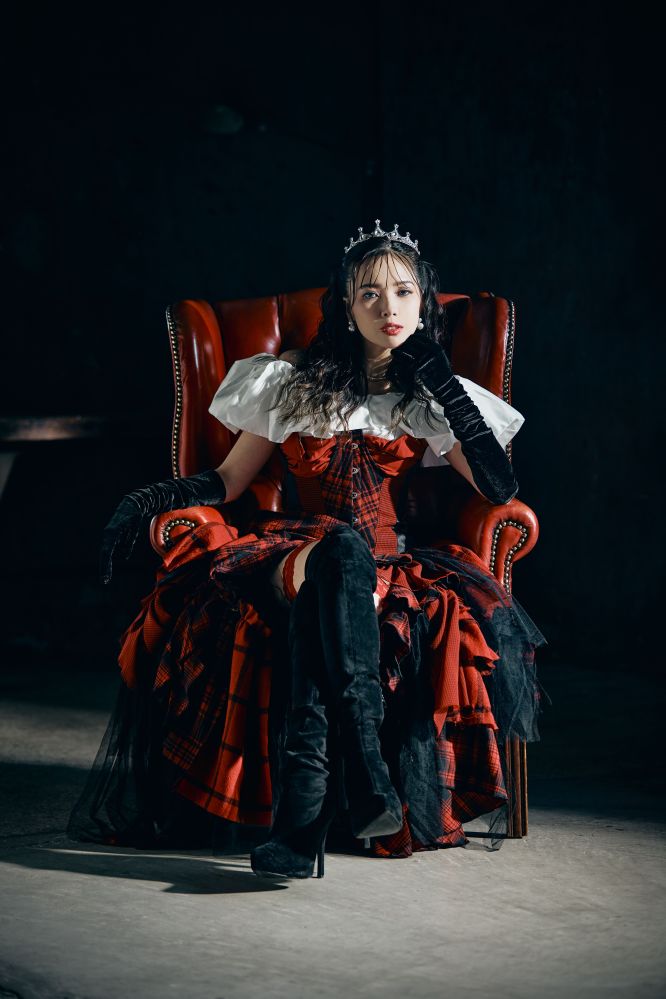 ヘヴィ・メタル・シーンで躍動するギタリスト SAKI（Like-an-Angel