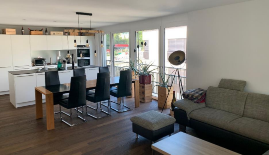 International Bern Welcome Desk tweet media