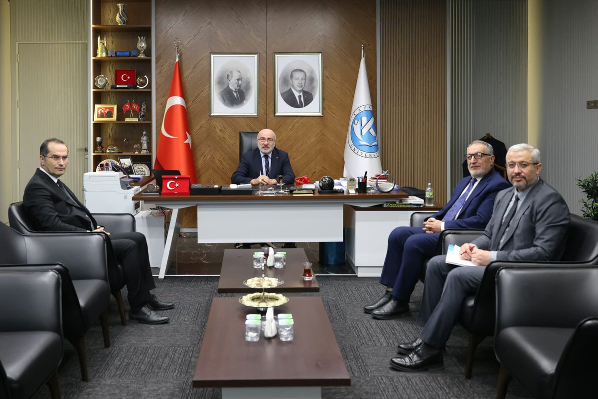 Haftalık Olağan Üst Yönetim Koordinasyon Toplantımızı gerçekleştirdik.

Bir önceki hafta gerçekleştirmiş olduğumuz faaliyet ve çalışmaların değerlendirmesi ile bu haftaki planlamalarımızı ve iş programımızı istişare ettik.

#KayseriÜniversitesi
#KAYÜ
#Kayseri