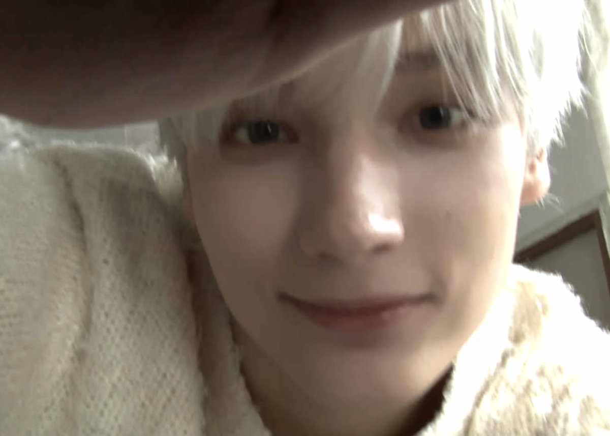 hyukalooks's tweet image. 🫳