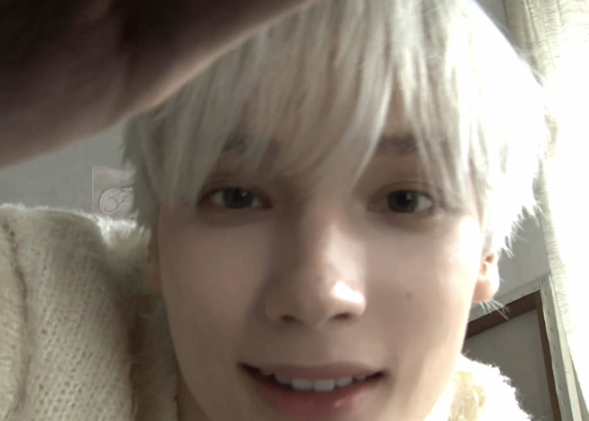 hyukalooks's tweet image. 🫳