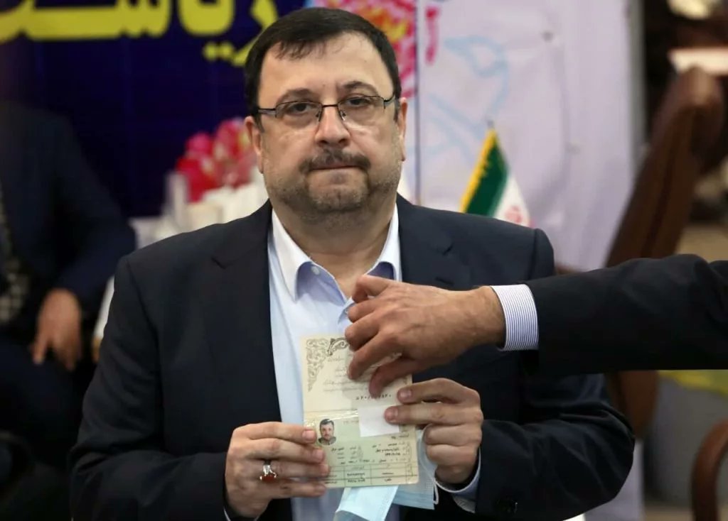 Digiato's tweet image. ♨️دبیر سابق شورای عالی فضای مجازی: قرار بود به ۷ میلیون نفر سیم‌کارت سفید بدهیم اما نشد

«ابوالحسن فیروزآبادی» در گفت‌وگو با «خبرآنلاین»:
قرار بود یوتیوب برای دانشجوها، هم در دانشگاه و هم برای سیم‌کارت‌های شخصی آن‌ها، به‌طور کامل باز شود. همچنین قرار بود تمام شبکه‌های اجتماعی…