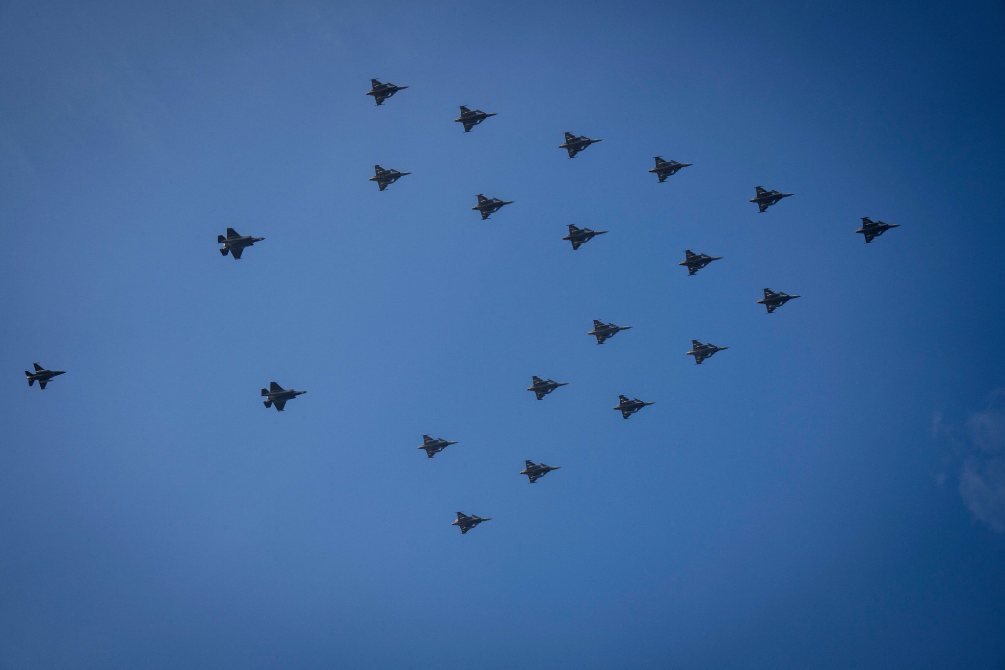 عاجل هل تستطيع المنظومة الروسية "إس-500" تحييد مقاتلات "إف-35"؟ 