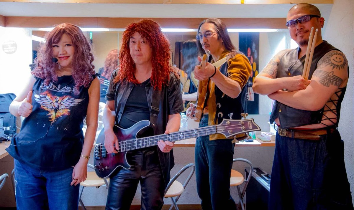 Hungry17sWinger's tweet photo. WIGNERを奏でる4人組・Hungry17’s！
初めての平日ライブが決定！
2026年1月15日（木）20時10分から新宿のWildSideTokyoに登場です！

#winger #kipwinger  #rebbeach #rodmorgenstein  #johnroth #paultaylor #WildSideTokyo https://t.co/2LffSRKKOD