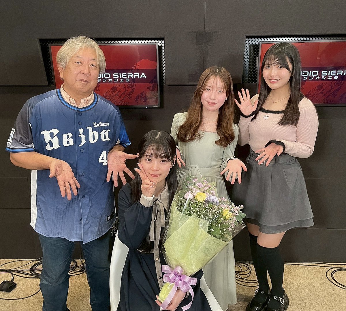 Radion_Beat's tweet photo. 第50回いかがでしたでしょうか。
しーまな、ホントに本当に2年間お疲れ様でした✨
そして、新しいレギュラー岡尾京香＆咲月ゆなをよろしくお願い致します
見逃した方、もう一度見たい方はアーカイブを是非🎁
次回は新年1月5日予定です

 #野崎圭一 #白石真菜 #れでぃびー 

https://t.co/79452vocBX https://t.co/bZyKQPf9BH
