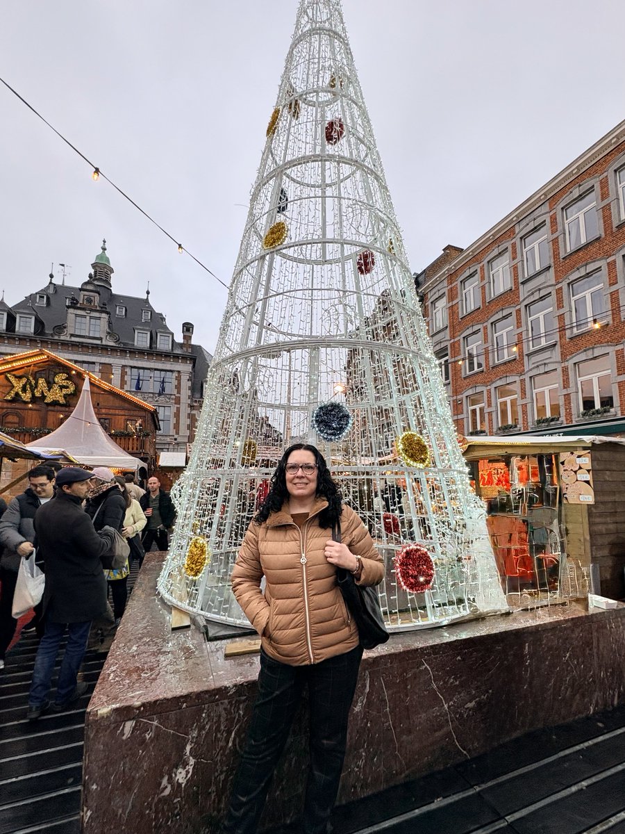 LisaTalone's tweet image. Enjoying Christmas Markets in Belgium 🇧🇪 with my family 😊