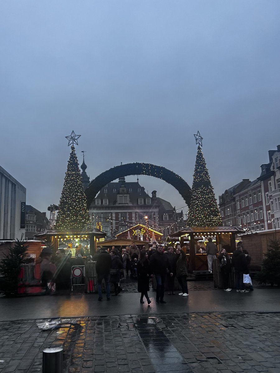 LisaTalone's tweet image. Enjoying Christmas Markets in Belgium 🇧🇪 with my family 😊