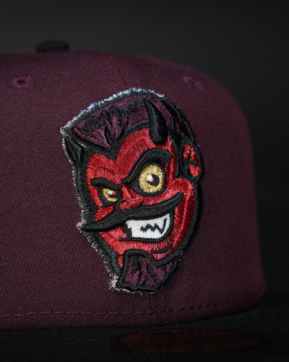 TopperzStore's tweet image. MiLB Monday – Live tonight at 19:30 CET / 1:30PM EST 🎥🧢  
Coquís de Puerto Rico 🇵🇷🐸 &amp;amp; Akron Devil Strips 😈🔥  
Gold stitching, bold side logos &amp;amp; wild color combos.

See them all live – drop happens during the stream!  
@topperzstore &amp;amp; @topperzstoreusa