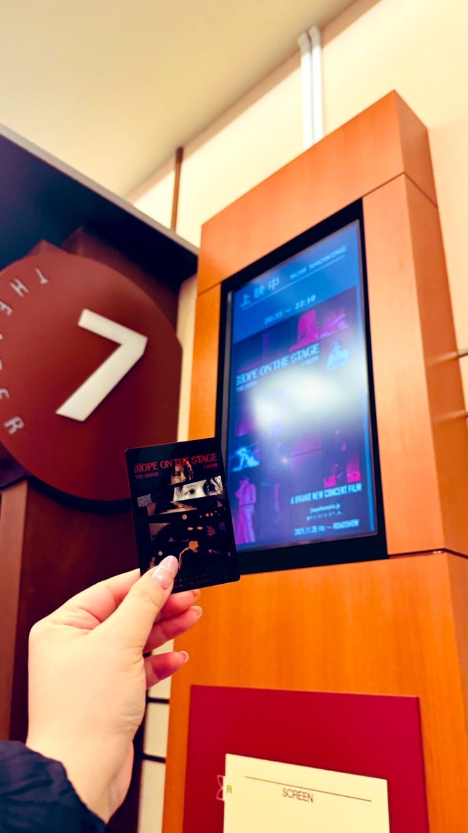 fullarmymodeon's tweet photo. J-hope HOTS The movie 🥰 Healing time 🍀💚#jhope映画観てきた #week4 https://t.co/qMFVL2tRGO