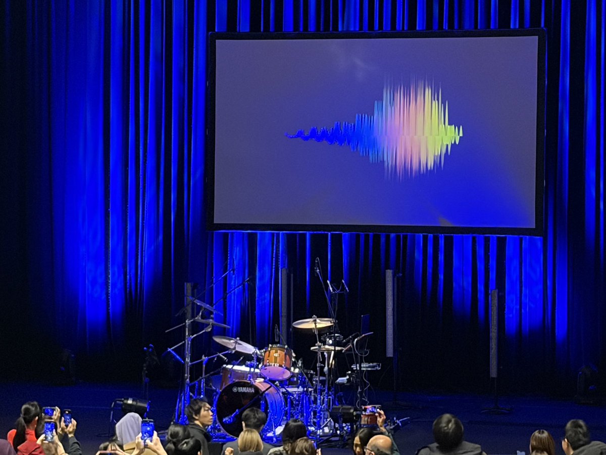 memory_wind's tweet image. #山口智史 さんのLIVEに行きました！周囲に理解されにくいジストニア特有の苦悩や様々な運命の出会い、そして再び音楽を奏でる喜びを存分に語ってくださり、青春ど真ん中の思い出のRad曲に再び智史さんのBeatが合わさり言葉では表現できないとても大切な時間となりました！智史さんおかえりなさい！