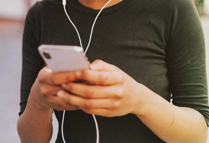 Is your teenager managing their social media effectively? We’re here to help you explore the benefits and drawbacks of social media usage and create a strategy to prevent any negative impact. Call us today: 786-664-7426 - miamiteencounseling.net/social-media-b… 📱✨