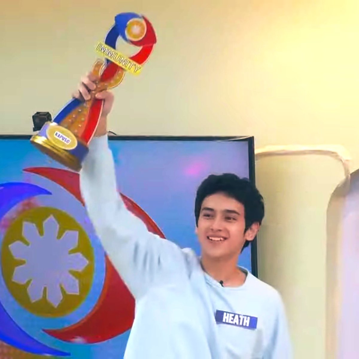 CapEathOfc's tweet photo. Congratulations Heath! 

Despite the struggle, you still won the Immunity Challenge. Mas lalo kaming humanga sa’yo.

LUNEStrive WITH CAPEATH
#PBBCollab20ImmuniTest