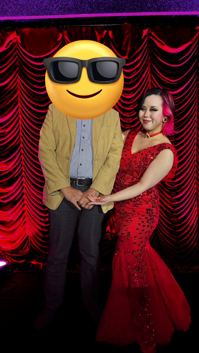 脱ぎ納め！！ありがとうございました💃

チェアダンス、ストッキングピーリングのアンネさん
フェザーファン、タッセルトワリングの彩子さん
お客様とペアダンスのミカエラ

三者三様のバーレスクの日でした🫶

バーレスク初めましてのお客様でしたが楽しんでいただけたようで何よりです✨