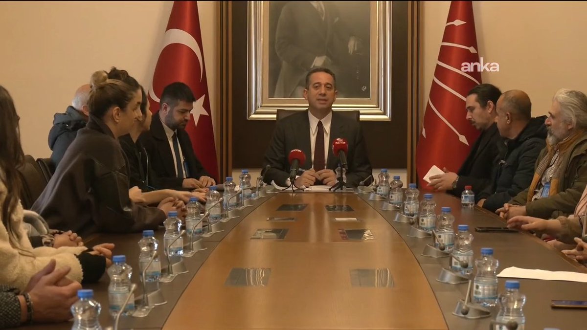 Ali Mahir Başarır'dan 11. Yargı Paketi açıklaması

CHP Grup Başkanvekili Ali Mahir Başarır, 6 Şubat depremlerinde yakınlarını kaybedenlerin "deprem sanıklarının 11. Yargı Paketi'nin 27. maddesi kapsamından muaf tutulması talebi"ne ilişkin, AK Parti ve MHP Grup Başkanlarıyla