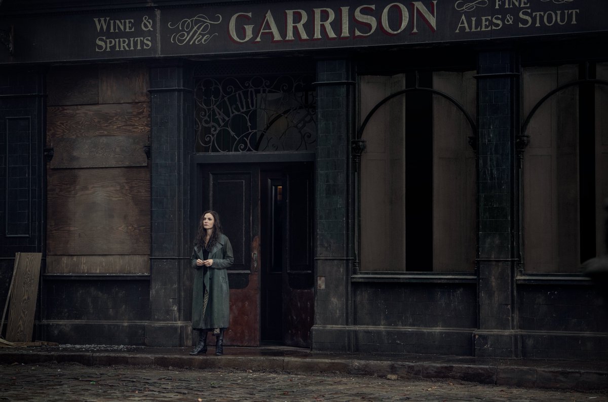 ThePeakyBlinder's tweet image. You've been good this year... 

Here are some new looks at Peaky Blinders: The Immortal Man.