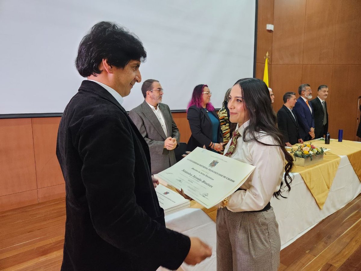udistrital's tweet photo. #OrgulloUD || 😍Así vivimos los grados de la Facultad de Artes – ASAB 🎓✨
Celebramos el cierre de una etapa marcada por la creación, la búsqueda y la sensibilidad.🎓132 personas de pregrado y posgrado culminan su paso por la ASAB, un espacio para construir lenguajes y sueños. 🫂 https://t.co/CzZyTebDDL
