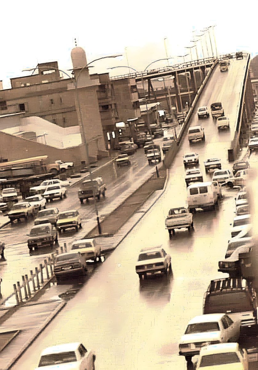 mansoralassaf's tweet image. شتاءات لا ينساها سكان المنطقة الوسطى..
١٣٩٢ - في ظاهرة نادرة الحدوث ثلج قطني على مدينة الرياض.
١٤٠١ - أمطار عزيرة على معظم البلدات والقرى، والملك خالد وولي عهده الملك فهد، يزوران معظم مدن وبلدان شمال نجد🌧️🌨️.
١٤٠٢ - أمطار وسيول غزيرة، ووادي الرمة يفيض فوق العبارات والطرق.🌧️⛈️🌨️…