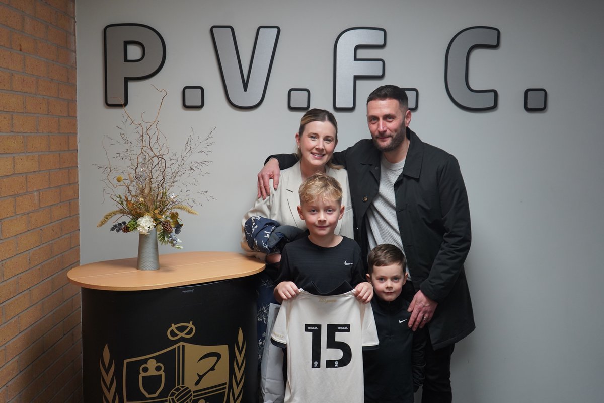 PVFCAcademy's tweet photo. On Friday, we welcomed Dougie & Jack to the academy at our Christmas Fundraiser!

They have come through our Player Development Centre programme which has been a great pathway to our academy.🎓

Interested in trialling? Fill out this form: https://t.co/jjDAQQVcyY

#PortValeFC #PVFC150