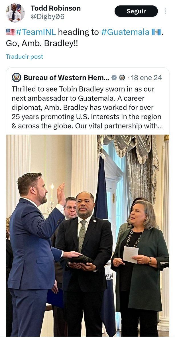 CEDEguate's tweet photo. GOBIERNO DE PRESIDENTE D. TRUMP @POTUS DA UN DURO GOLPE AL DEEP STATE Y LA ESTRUCTURA CRIMINAL TRANSNACIONAL DE IDEOLOGÍAS DESFASADAS PERDERÁ PODER EN LA @usembassyguate Y EL SECRETARIO M. RUBIO @SecRubio AL FIN PODRÁ TENER CONTROL E INFORMACIÓN FIDEDIGNA [Imagen 1]
"Trump destituye a casi 30 diplomáticos de carrera de sus puestos de embajadores – NBC4 Washington"
"Cuatro países de Europa (Armenia, Macedonia, Montenegro y Eslovaquia) están afectados, así como dos en Oriente Medio (Argelia y Egipto), Asia meridional y central (Nepal y Sri Lanka) y el hemisferio occidental (Guatemala y Surinam)."

La comunicación oficial de la representante @RepMariaSalazar tuvo efectos ¡Tenía razón en pedir la remoción de Bradley y Vetrell!

Pd
La noticia fue publicada en varios medios, pero el cambio no es inmediato, aunque para unos es un regalo de Navidad anticipado, para otros como Todd Robinson no pasará tan alegre las fiestas ¿Qué publicará Todd Robinson @Digby06 y sus ciberclicas al respecto? Recuerden que Bradley y Vetrell son serviles de Todd [Imagen 2].

Pd 2
La decisión del presidente Trump cumple con: 
@USMereceAlgoMejor 😉
 https://t.co/YbHNPnEz7a