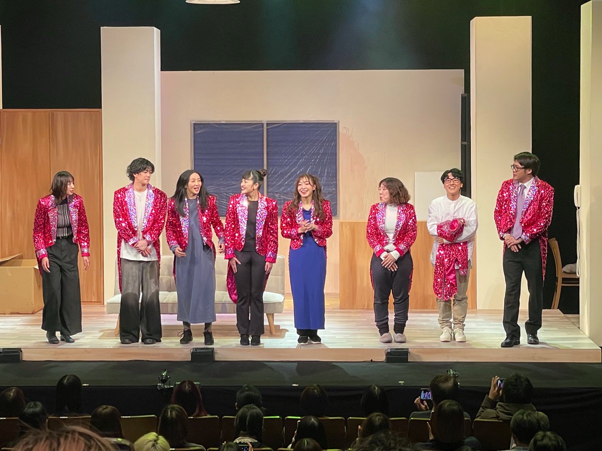 広山詞葉さんご出演の舞台『#スイートホーム』千秋楽に拝見してきました👀
エンタメ濃度が濃い！ずっとツボをくすぐられ笑っぱなしでした。笑いすぎて歯茎が乾きました。詞葉さんのお芝居の振り幅にも感動🥹✨ご出演の皆様、脚本、演出とどれをとっても本当に素晴らしかったです‼︎