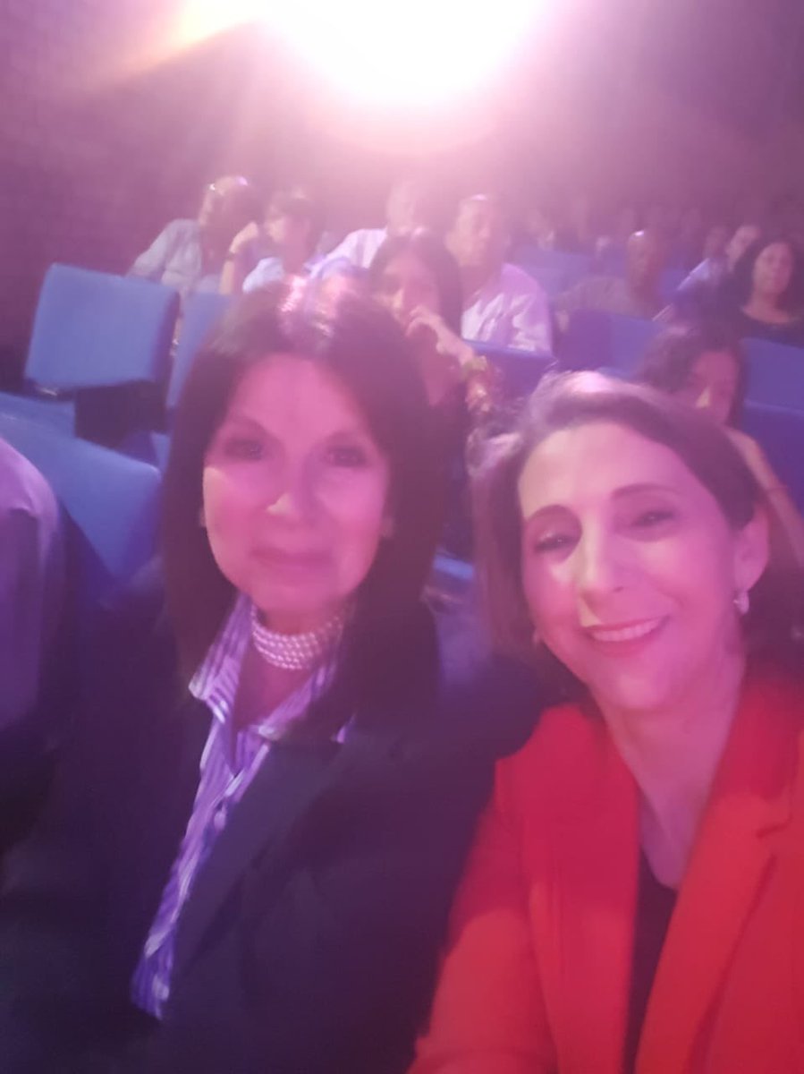 LauraEMarulanda's tweet photo. Lamento con mucho dolor la muerte de la Ex magistrada, la Dra. María Victoria Calle, expresidenta de la Corte Constituciona. La recordaré como amiga y como una de las juristas más influyentes en la defensa de Colombia https://t.co/cTSQWtaX7p