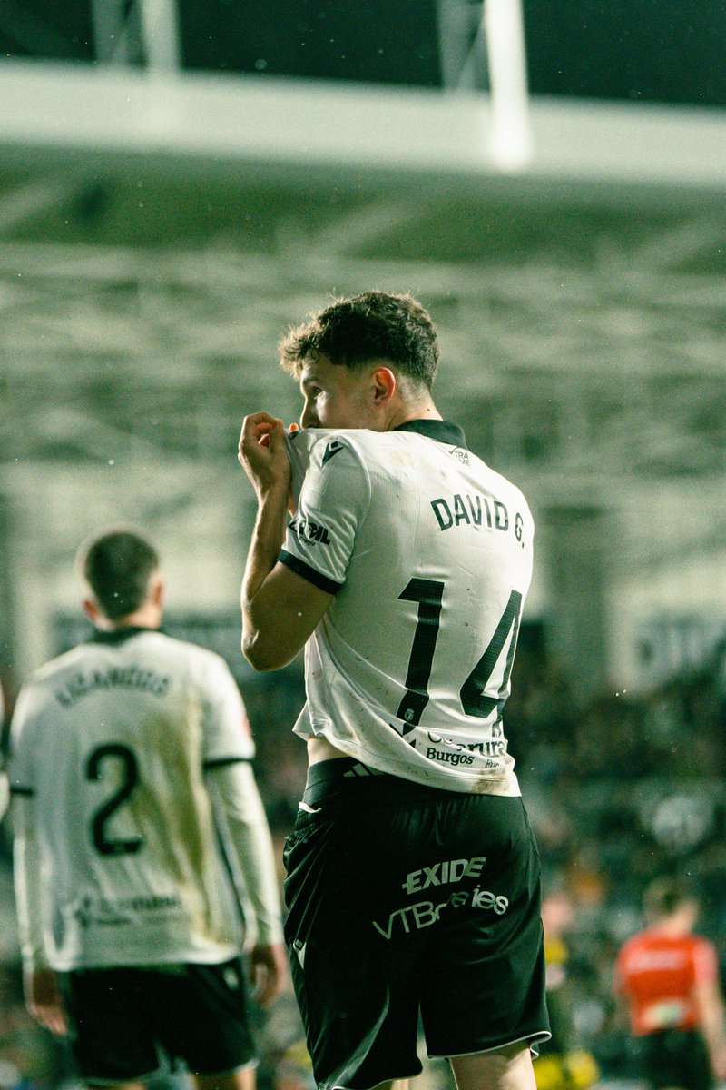 davidgb10_'s tweet image. Momento de coger fuerzas y recargar pilas.
Lastima ayer no haber podido conseguir los 3 puntos, pero esto sigue. 💪🏻
Gracias por el apoyo afición, nos vemos en 2026. 🖤🤍