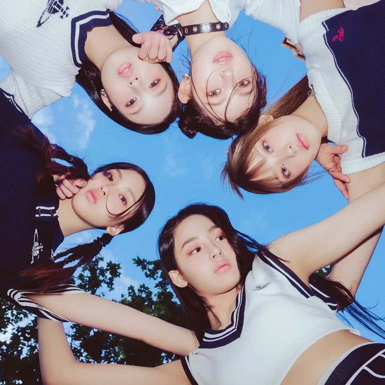 kchartsmaster's tweet image. “Drowning” (50 weeks) by WOODZ breaks the record for the song with most weeks on MelOn Top 10 history, it surpasses “Hype Boy” (49 weeks) by NewJeans.