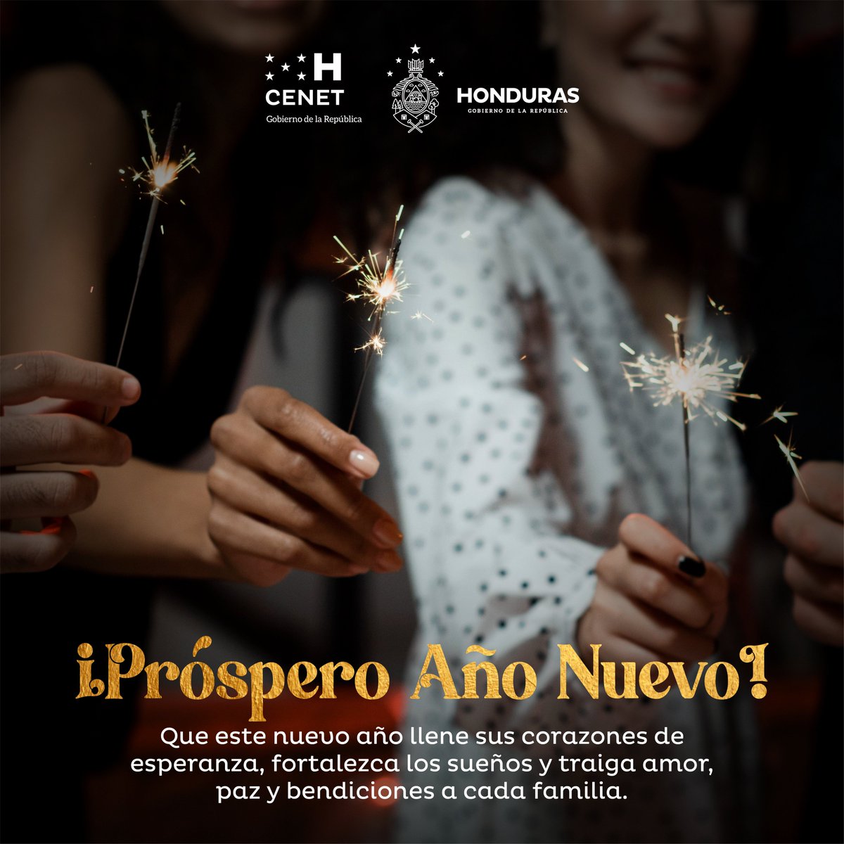 CENET_HN's tweet photo. ✨🎉 #CENET | Que el 2026 llegue cargado de nuevos comienzos, esperanza renovada y sueños cumplidos. ✨🎆

Que la unión, la paz y el amor sigan guiando a cada familia hondureña. ¡Feliz Año Nuevo 2026! 🥳🎊 https://t.co/5wgoF9fJ1i