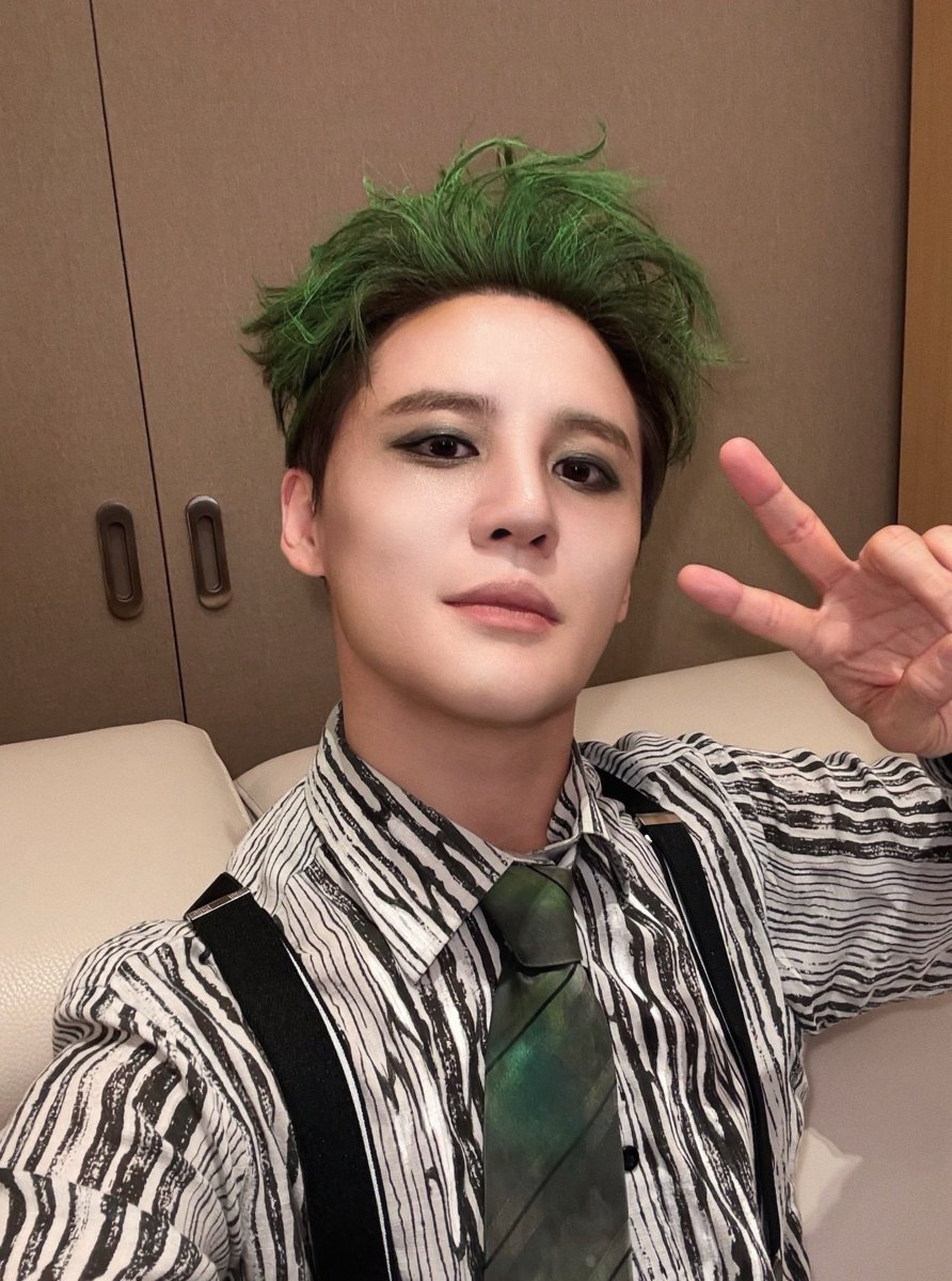 Junsu_PALMTREE's tweet image. 헤이헤이! 실례 좀 할게!👻