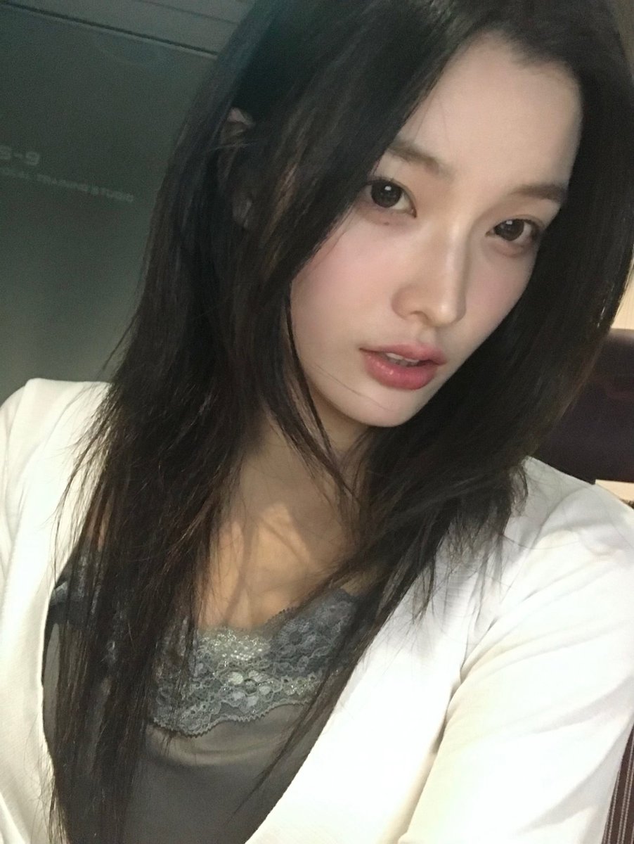 🌟 #IROHA | 251222

🐢: You did well too today~🪷

#ILLIT #아일릿 <a href="/ILLIT_official/">ILLIT official</a> <a href="/ILLIT_twt/">ILLIT</a>